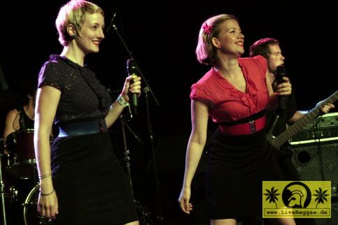 Bobby Pins and The Saloon Soldiers (D) 20. Potsdamer Ska Festival - Lindenpark, Potsdam 10. Juli 2010 (5).JPG